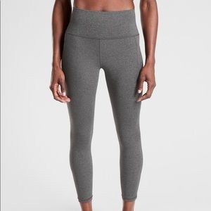 Athleta salutation ii stash pocket 7/8 tight